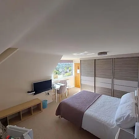Alojamento de Acomodação e Pequeno-almoço Aldebaran 4*